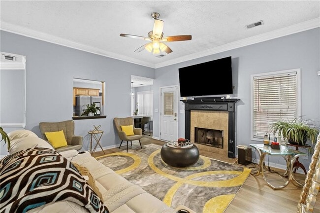 Building Photo - 40 Pine Shadow Cir