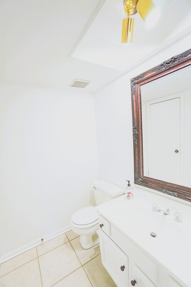 Building Photo - 11711 Memorial Dr