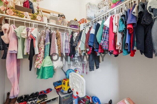 Building Photo - 392 S 194th Ln