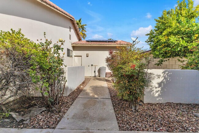 Building Photo - 74613 Waterlily Cir