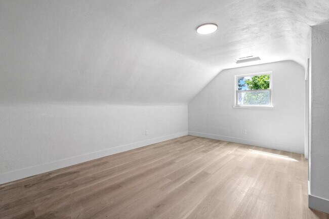 Building Photo - 1210 Arbor Ave
