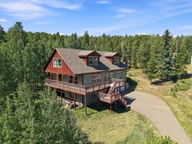 Building Photo - 237 Tschaikovsky Rd