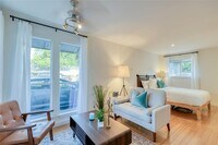 Building Photo - 2526 Durwood St