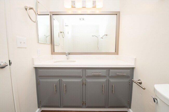 Interior Photo - O'Neil Manor