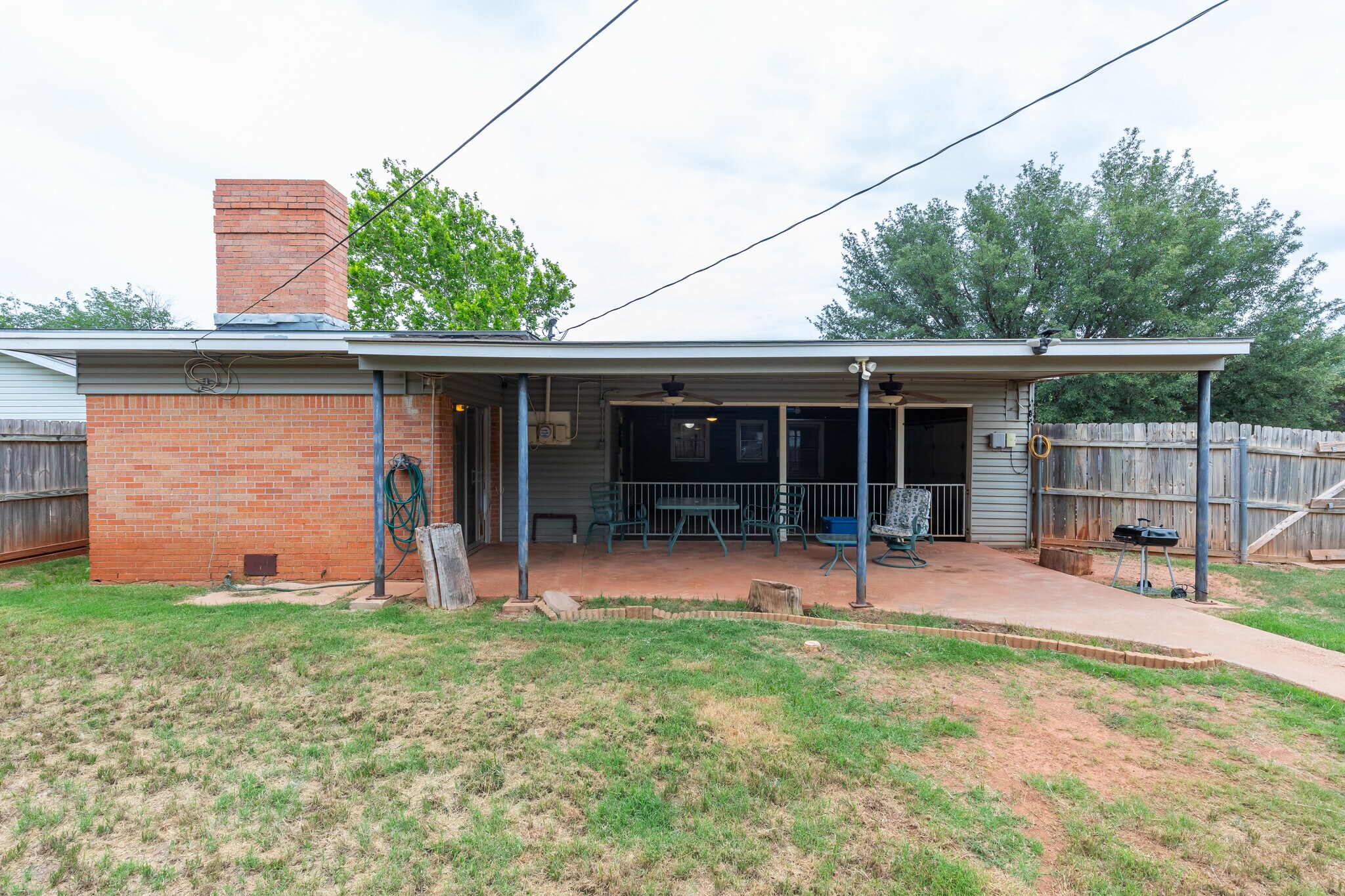 Building Photo - 1802 Glendale Dr