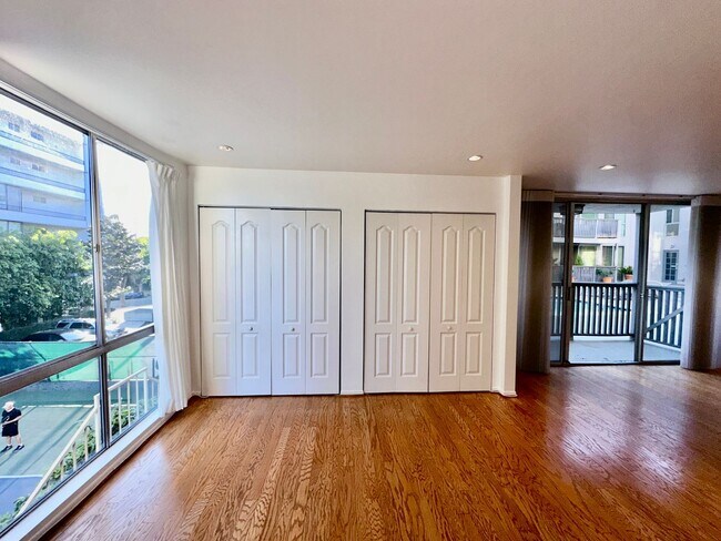 Building Photo - 1134 Alta Loma Rd