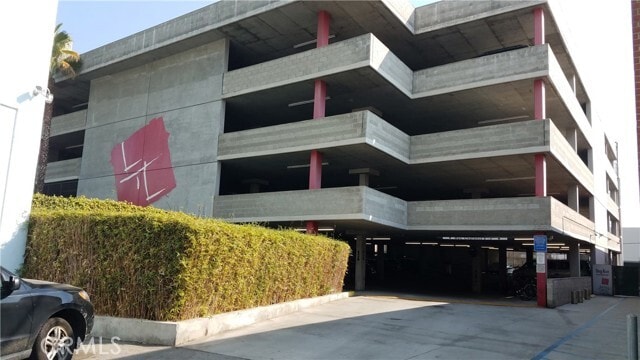 Building Photo - 420 S San Pedro St