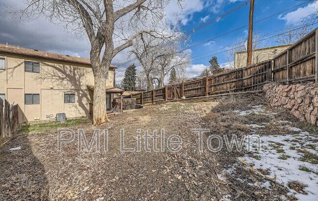 Building Photo - 256 W Jefferson Ave