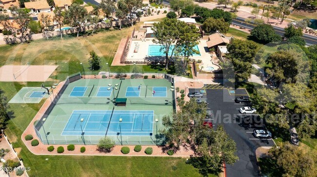 Building Photo - 3858 E Cathedral Rock Dr