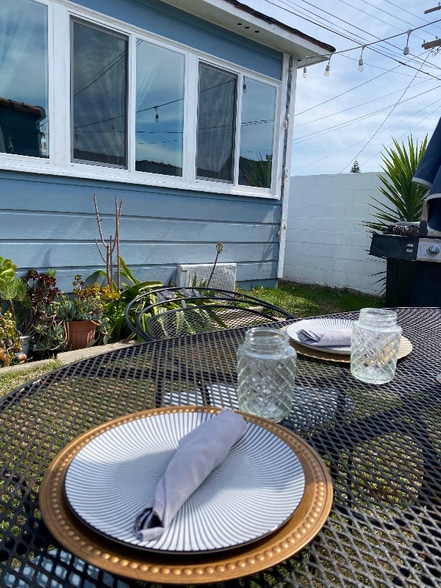 Building Photo - 8735 1/2 Harvard Blvd