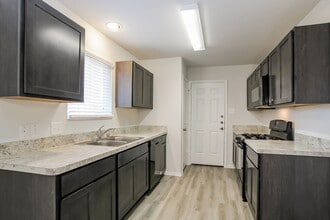 Building Photo - 8719 J C Oaks Cir