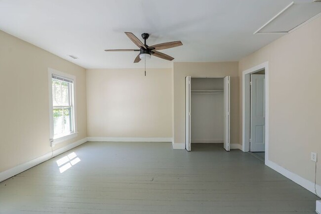 Building Photo - 3963 Oakleys Ln