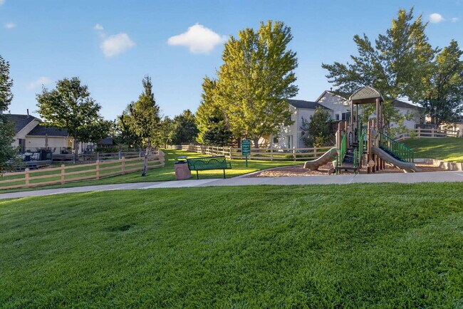 Building Photo - Spacious 4 Bed, 3 Bath Home in the Heart Of Parker, Colorado!