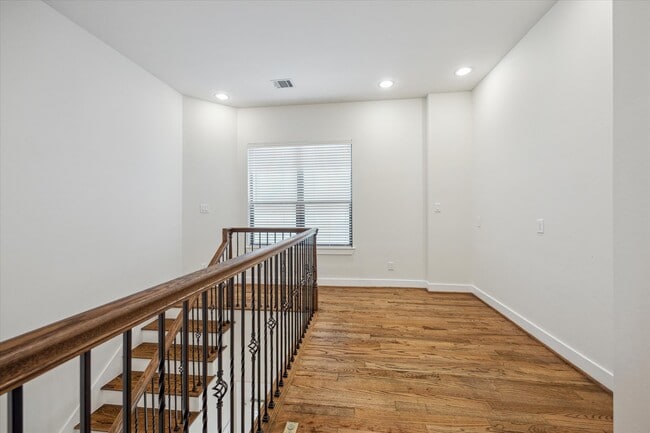 Building Photo - 4409 Schuler St
