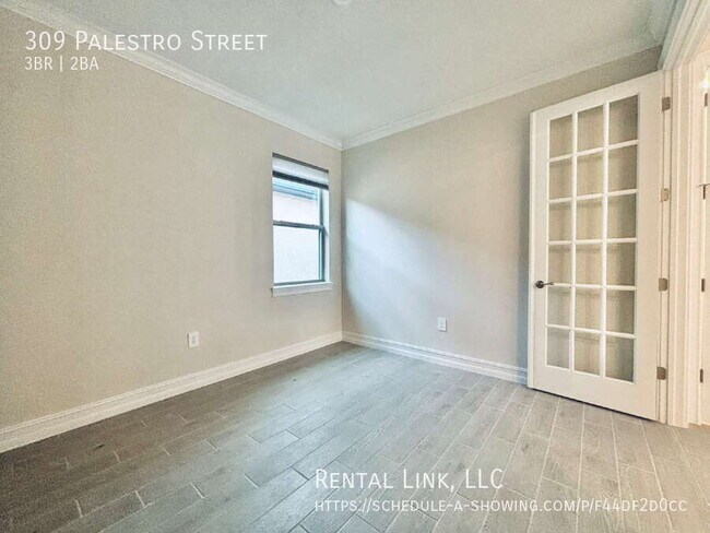 Building Photo - 309 Palestro St