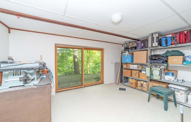 Building Photo - 34150 Hunters Row