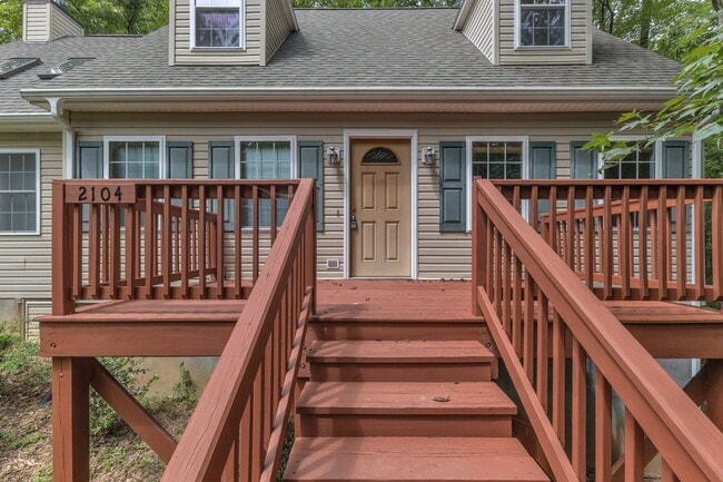 Building Photo - Peaceful Country Home Close to Chapel Hill