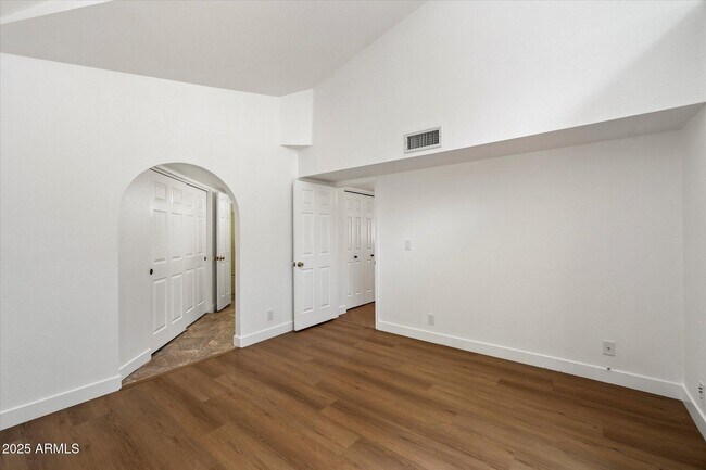 Building Photo - 10301 N 70th St