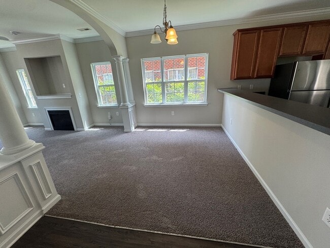 Building Photo - Beautiful and Spacious 2 Bedroom 2.5 Bath ...