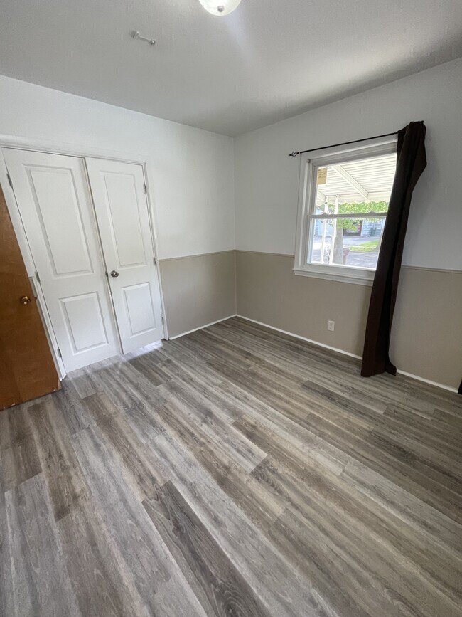 Building Photo - 2528 Forest Ave