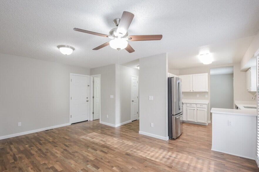 Building Photo - 6644 E 123rd Dr