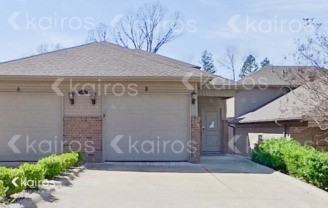 Building Photo - 1918 Perry St