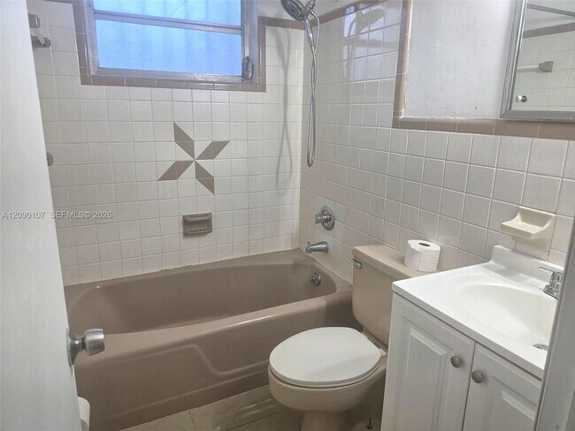 Building Photo - 84 NW 75th Ave