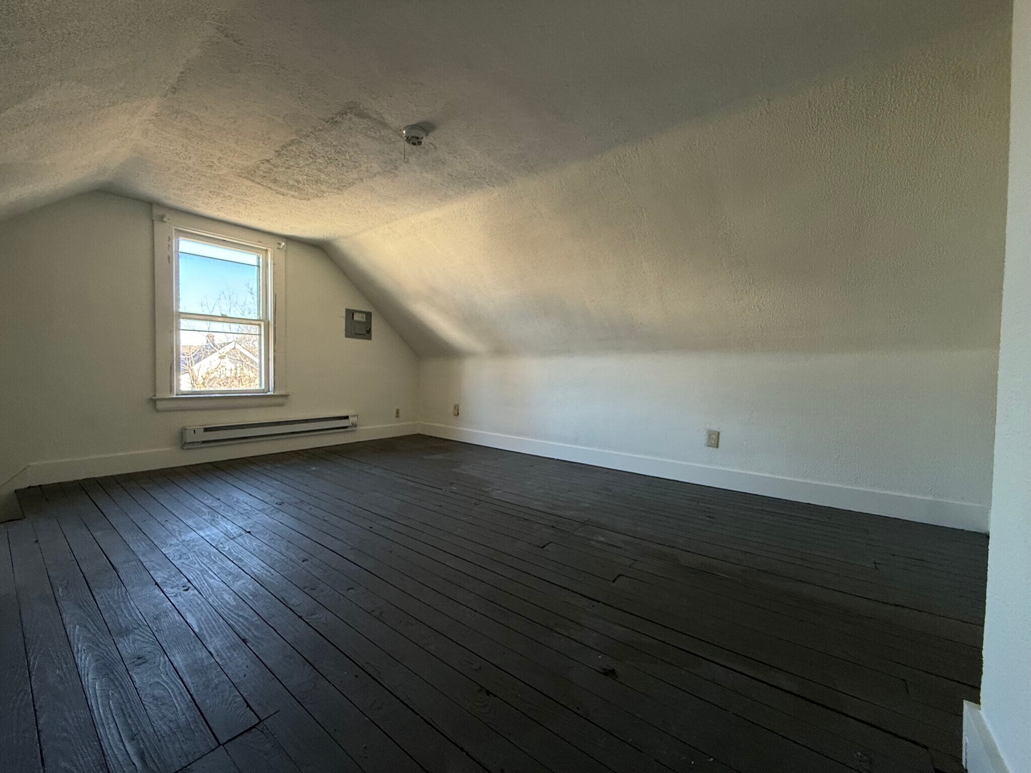 Building Photo - 1317 W 106th St