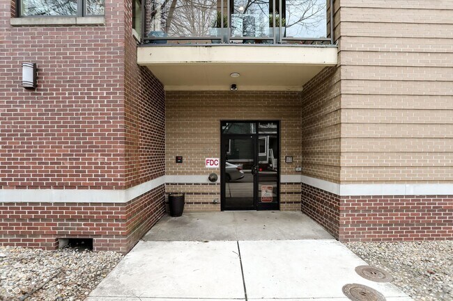 Building Photo - 233 E St Joseph St