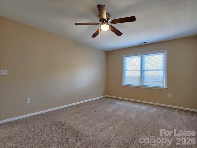 Building Photo - 417 Wintergreen Ct