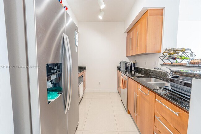 Building Photo - 335 S Biscayne Blvd