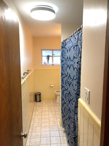 Shared Bathroom - 2842 SW 1 Ave