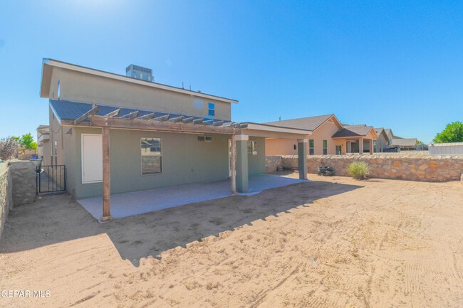 Building Photo - 14529 Jesus Almeida