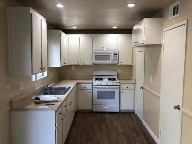 Kitchen - 410 W Imperial Hwy