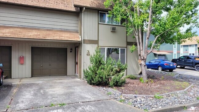 Primary Photo - 128 NE Atkinson Ct