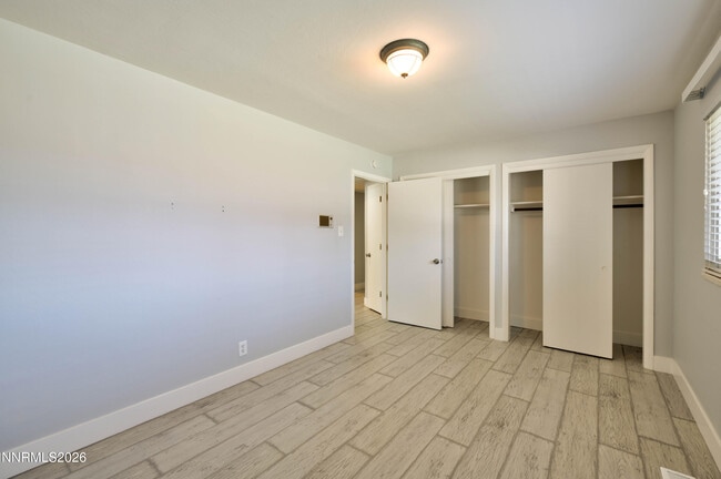 Building Photo - 12310 S Hills Dr