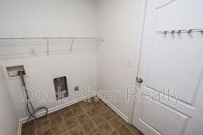 Building Photo - 2207 Carpenter Bee Dr
