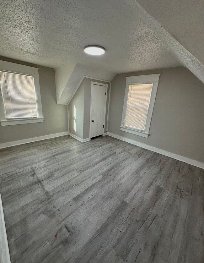 Building Photo - 3 bedroom 1 bath