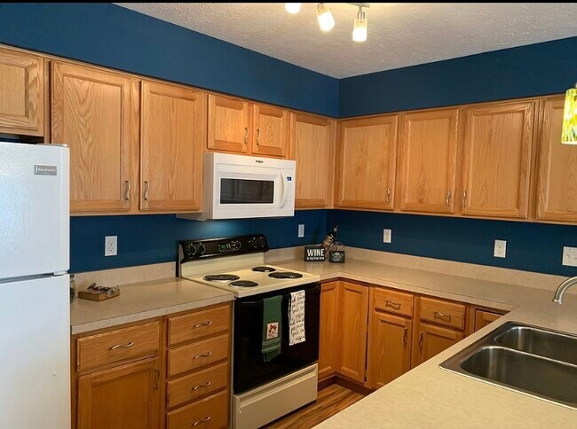 Building Photo - 23176 Grist Mill Ct