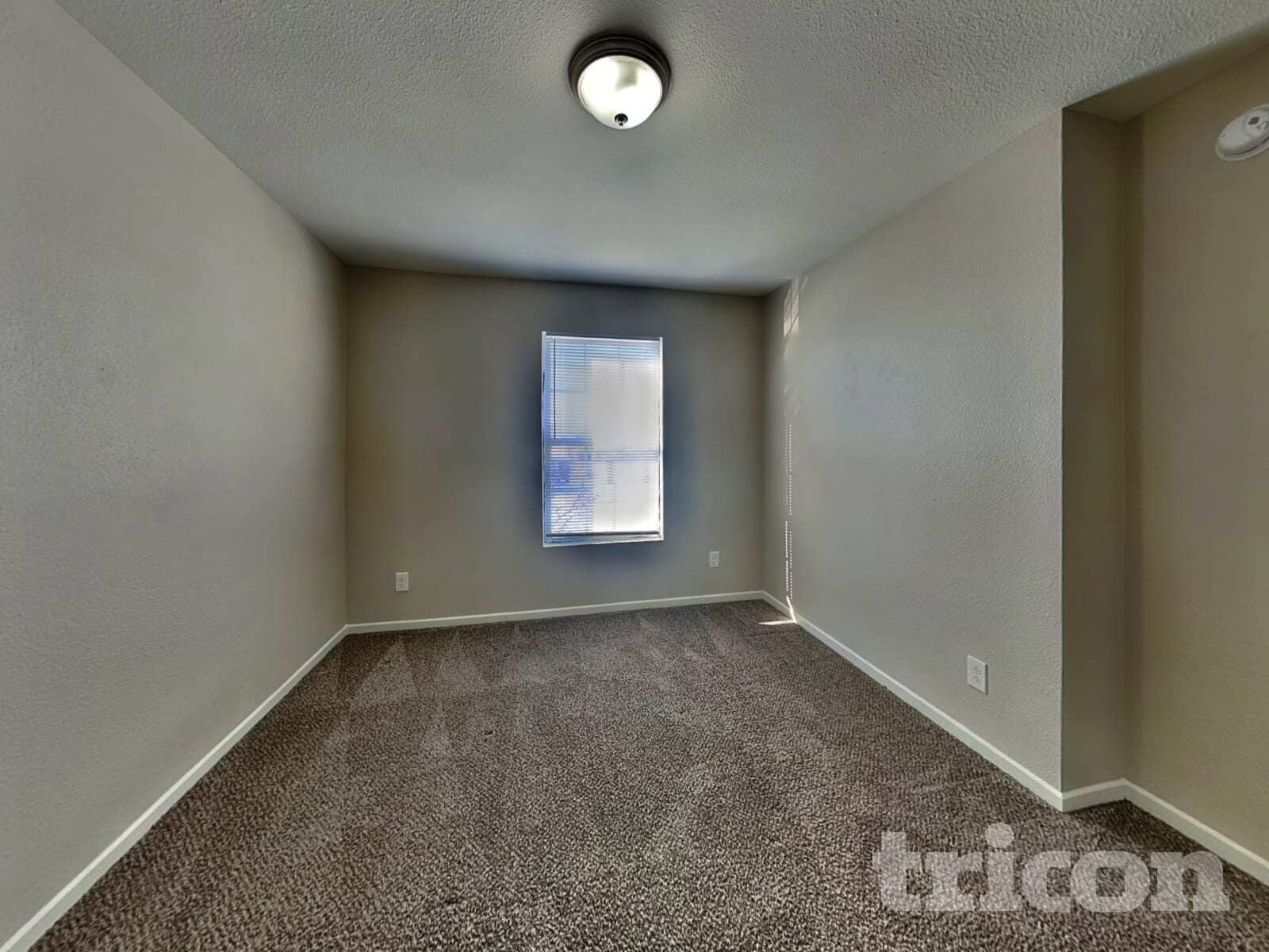 Building Photo - 1405 Bluestem Dr