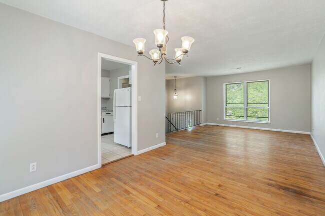 Building Photo - 5201 Aubrey Ln