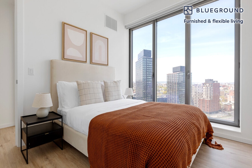 Building Photo - 545 Vanderbilt Ave