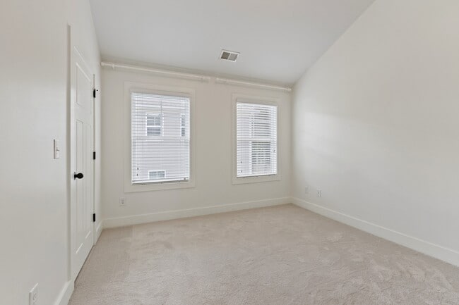 Building Photo - 1455 Reynolds Dr
