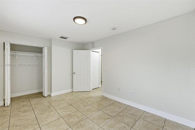 Building Photo - 1977 NW 5th Pl