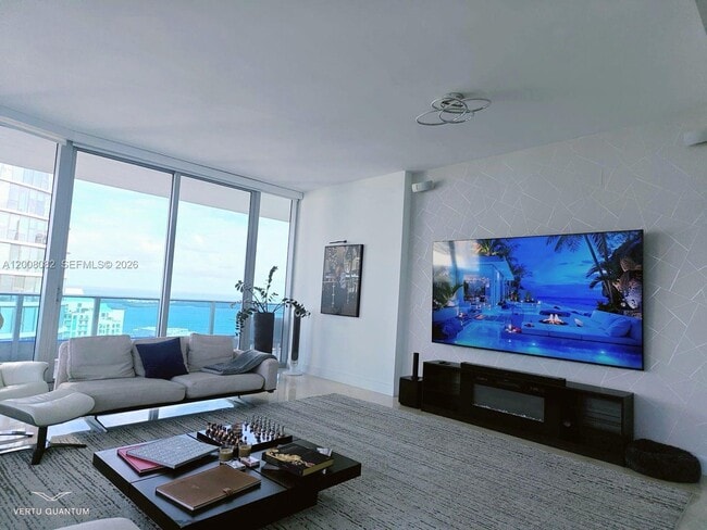 Building Photo - 200 Biscayne Blvd Way