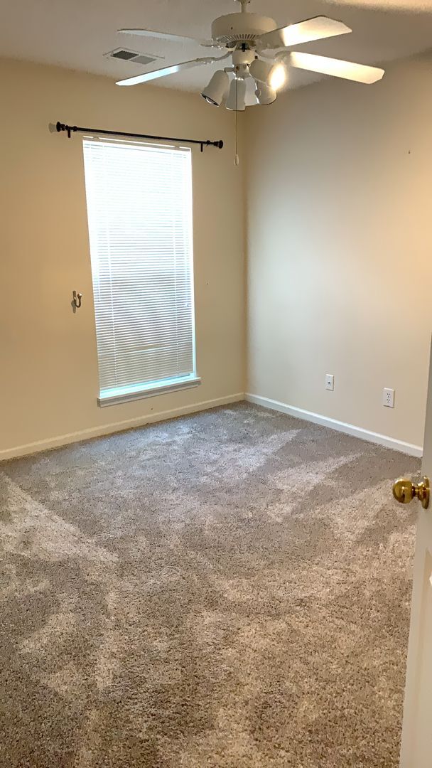 Building Photo - 3-Bedroom, 2-Baths located in desirable Ar...