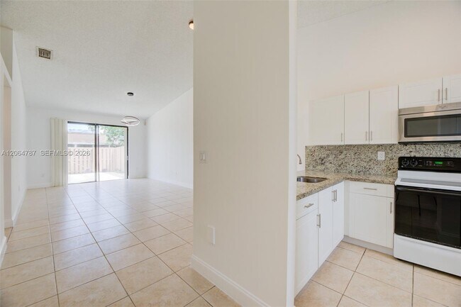 Building Photo - 6707 NW 193rd Ln