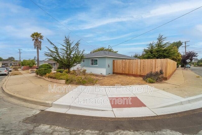 Building Photo - 459 Gloria Cir