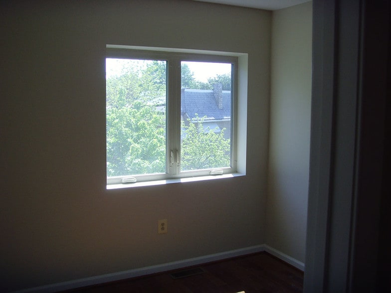 3rd Bedroom (Fits Queen Bed) - 519 16th St SE