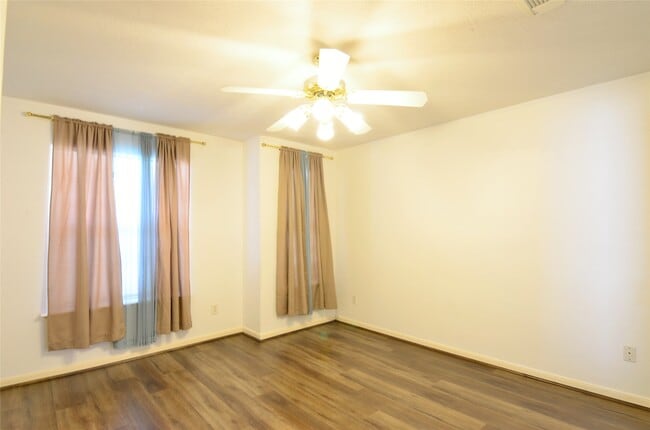 Building Photo - 2710 Grants Lake Blvd